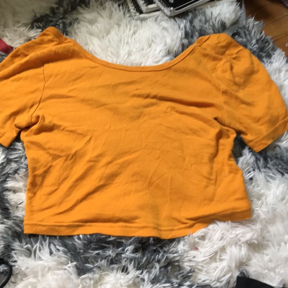 Hi guys, I am selling this lovely crop top! - Picture 2 of 2